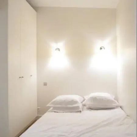 Cosy Studio Louvre Tuileries Center * פריז